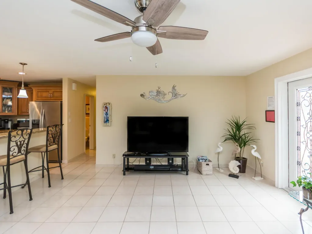 4930 NE 27th Avenue Lighthouse Point FL 33064