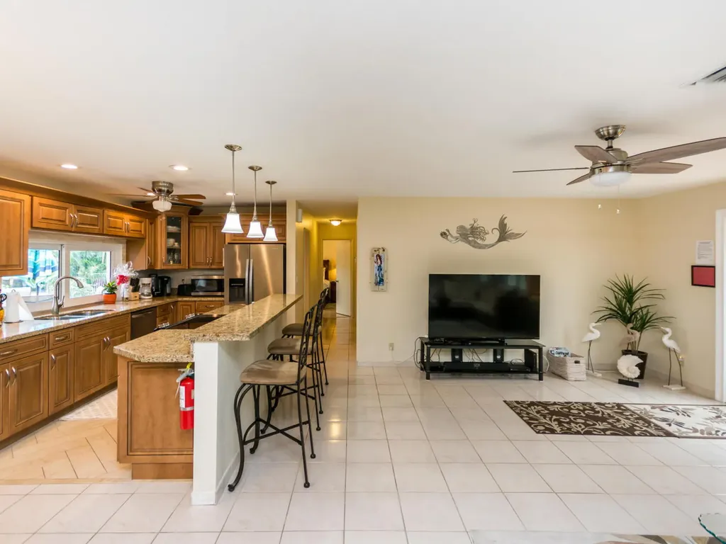 4930 NE 27th Avenue Lighthouse Point FL 33064