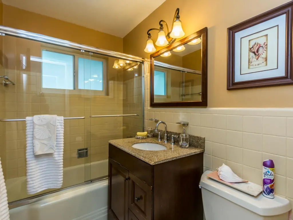 4930 NE 27th Avenue Lighthouse Point FL 33064