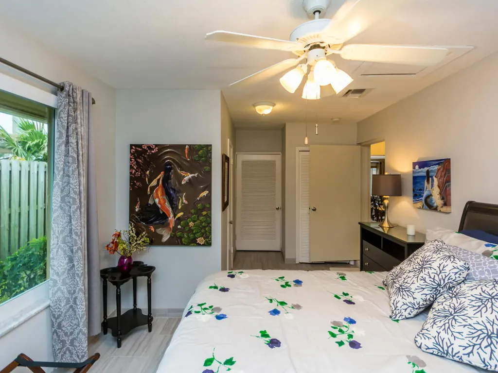 4930 NE 27th Avenue Lighthouse Point FL 33064