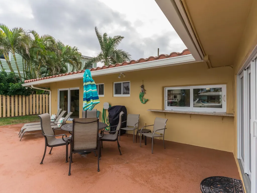 4930 NE 27th Avenue Lighthouse Point FL 33064
