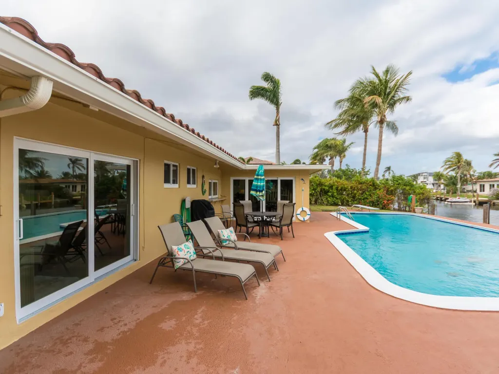 4930 NE 27th Avenue Lighthouse Point FL 33064