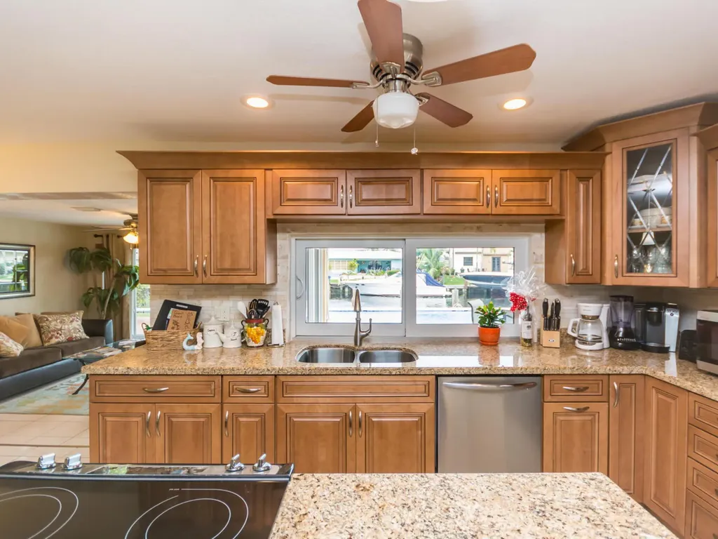 4930 NE 27th Avenue Lighthouse Point FL 33064