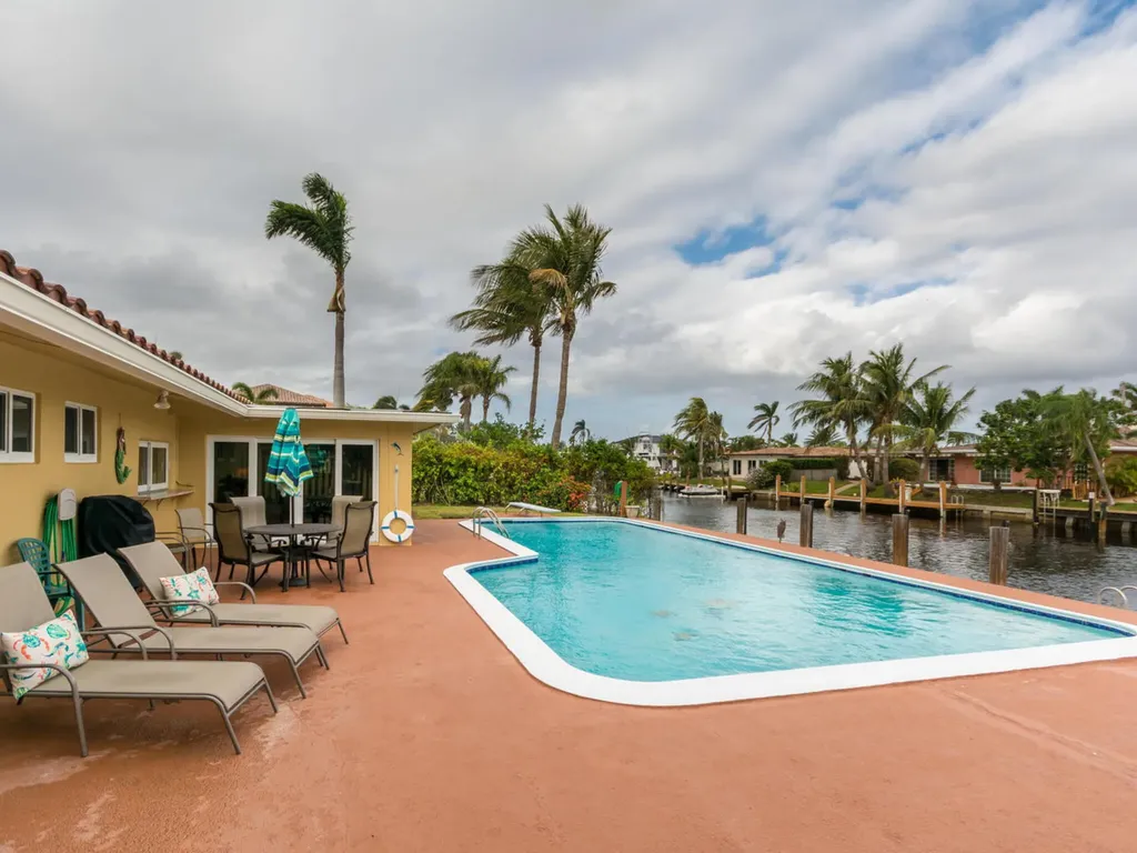 4930 NE 27th Avenue Lighthouse Point FL 33064