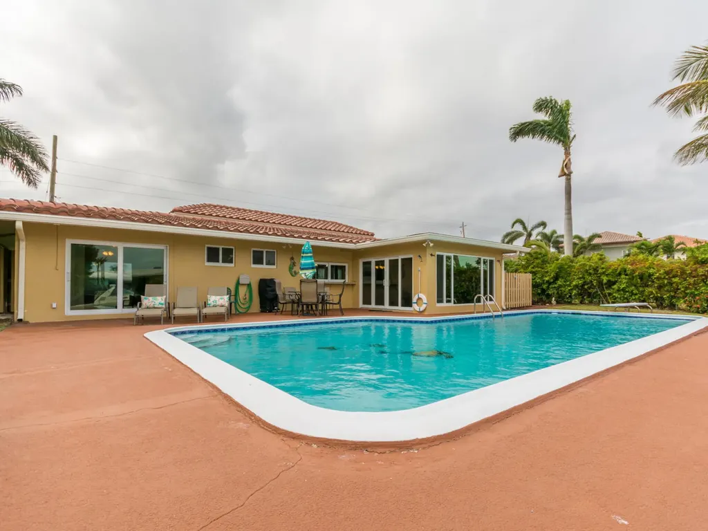 4930 NE 27th Avenue Lighthouse Point FL 33064
