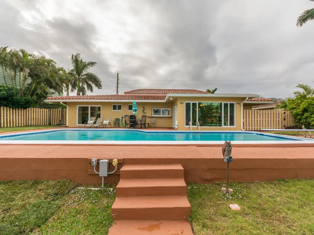 4930 NE 27th Avenue Lighthouse Point FL 33064