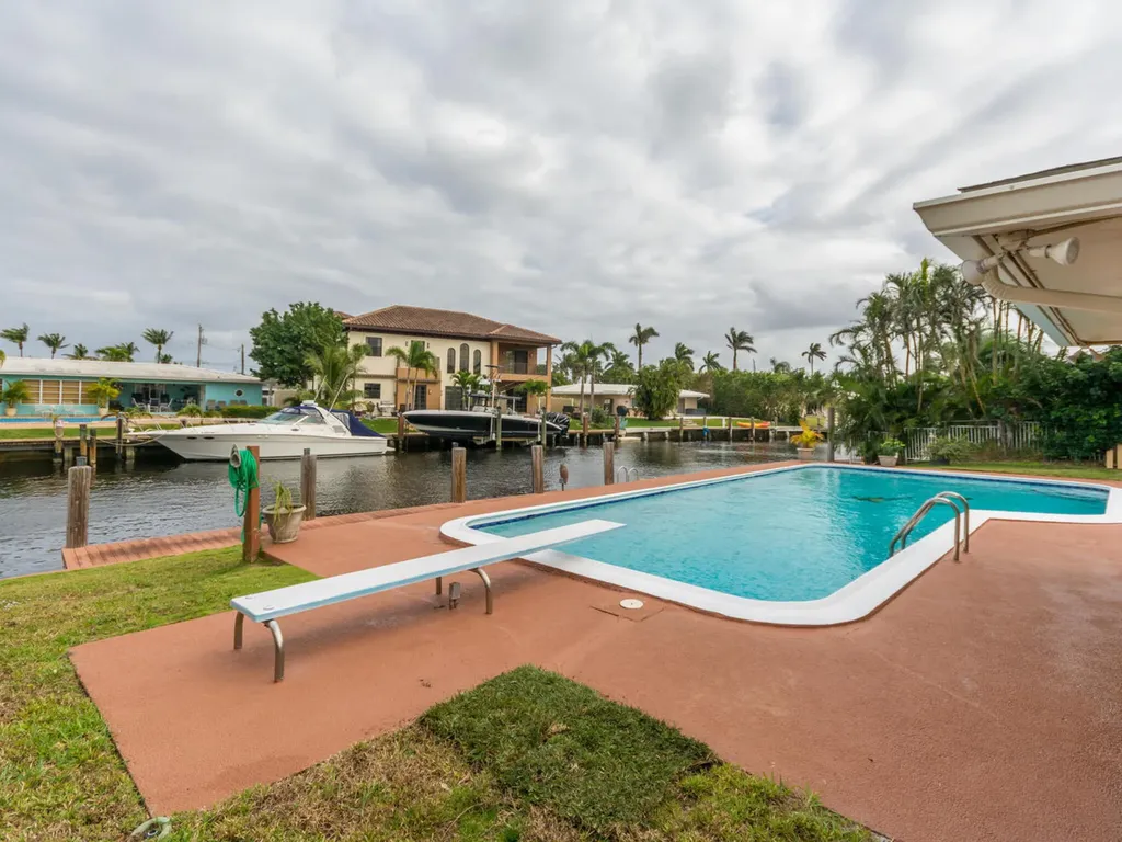 4930 NE 27th Avenue Lighthouse Point FL 33064