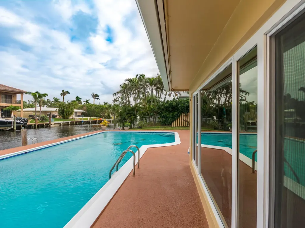 4930 NE 27th Avenue Lighthouse Point FL 33064