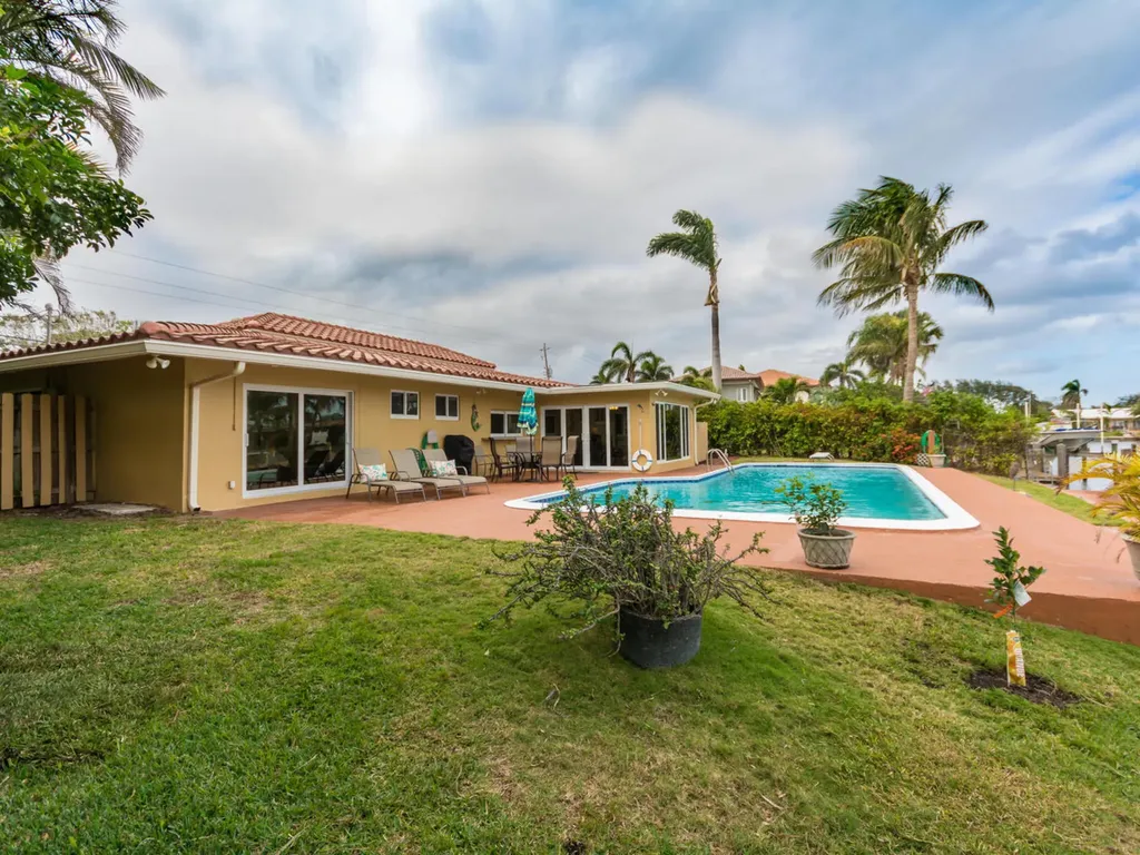 4930 NE 27th Avenue Lighthouse Point FL 33064