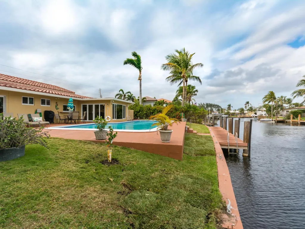 4930 NE 27th Avenue Lighthouse Point FL 33064