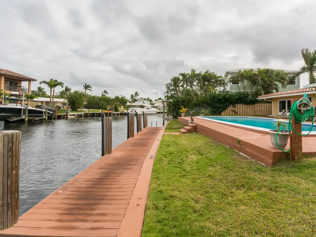 4930 NE 27th Avenue Lighthouse Point FL 33064