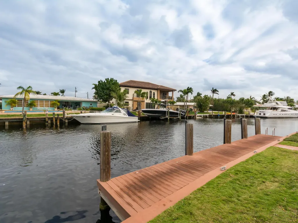 4930 NE 27th Avenue Lighthouse Point FL 33064
