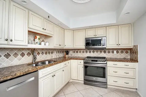 8200 Lakeshore Drive Hypoluxo FL 33462