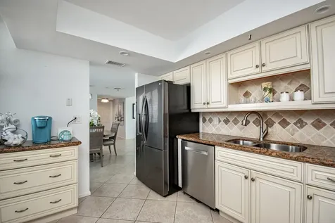 8200 Lakeshore Drive Hypoluxo FL 33462