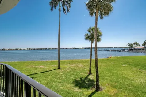 8200 Lakeshore Drive Hypoluxo FL 33462