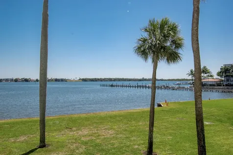 8200 Lakeshore Drive Hypoluxo FL 33462