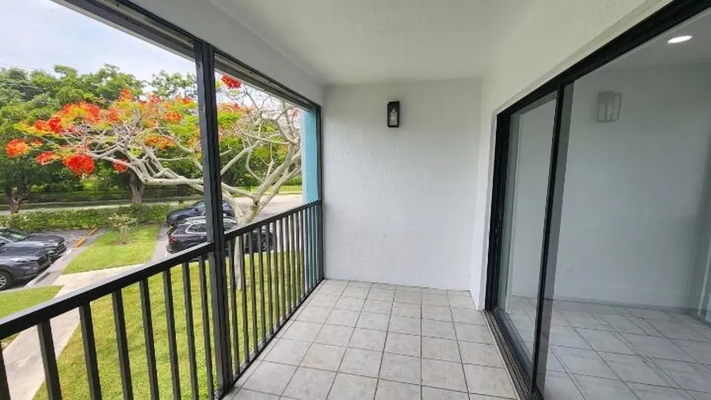 517 Dotterel Road Delray Beach FL 33444