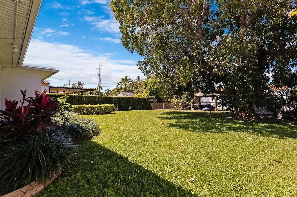 1555 71st Street Miami Beach FL 33141