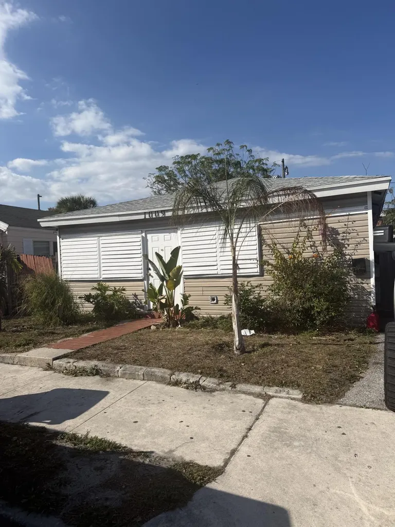 1009 18th Street West Palm Beach FL 33407