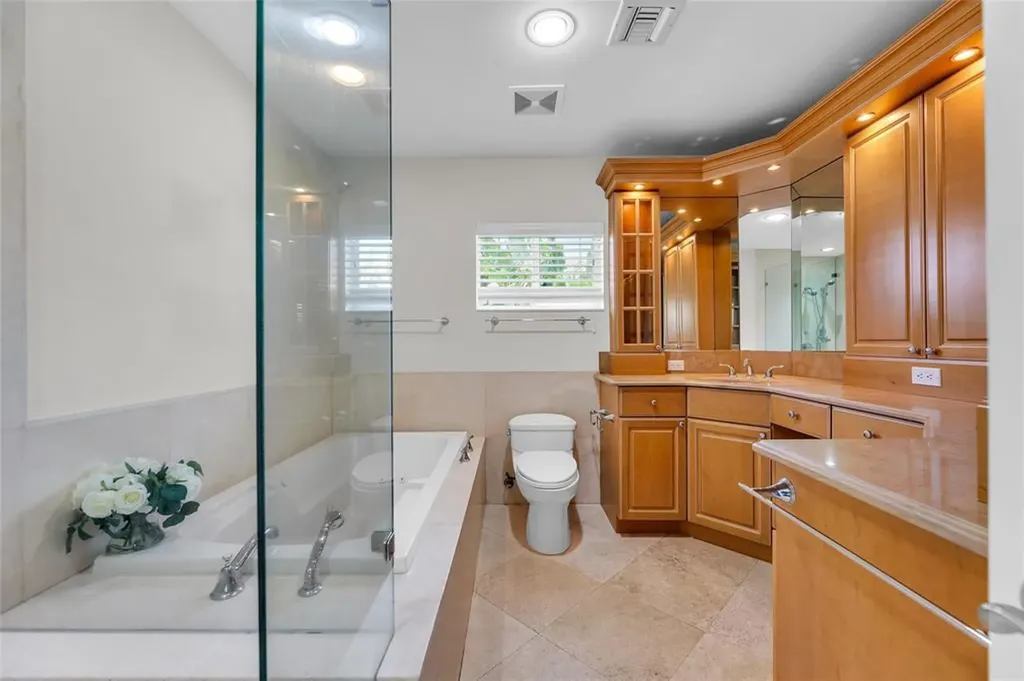 2840 NE 26th Court Fort Lauderdale FL 33306