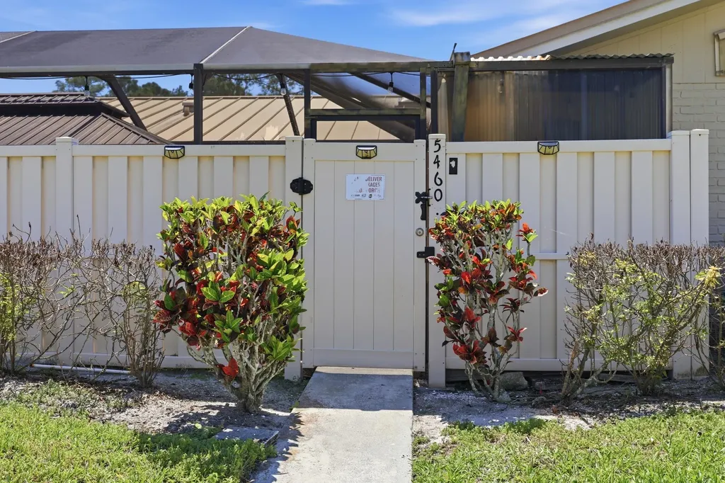 5460 Eagle Lake Drive Palm Beach Gardens FL 33418