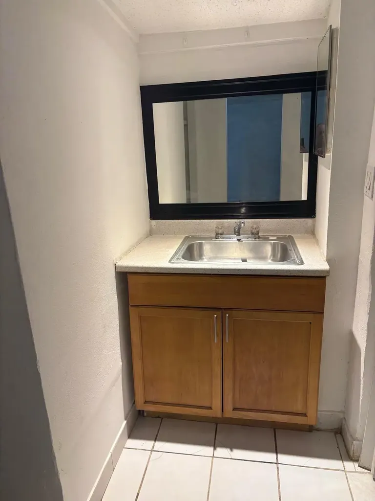 4100 N 32nd Court Hollywood FL 33021