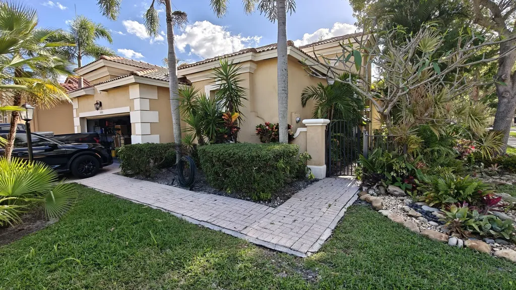 5880 NW 121 Avenue Coral Springs FL 33076
