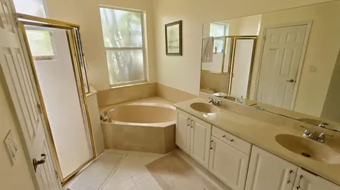5880 NW 121 Avenue Coral Springs FL 33076