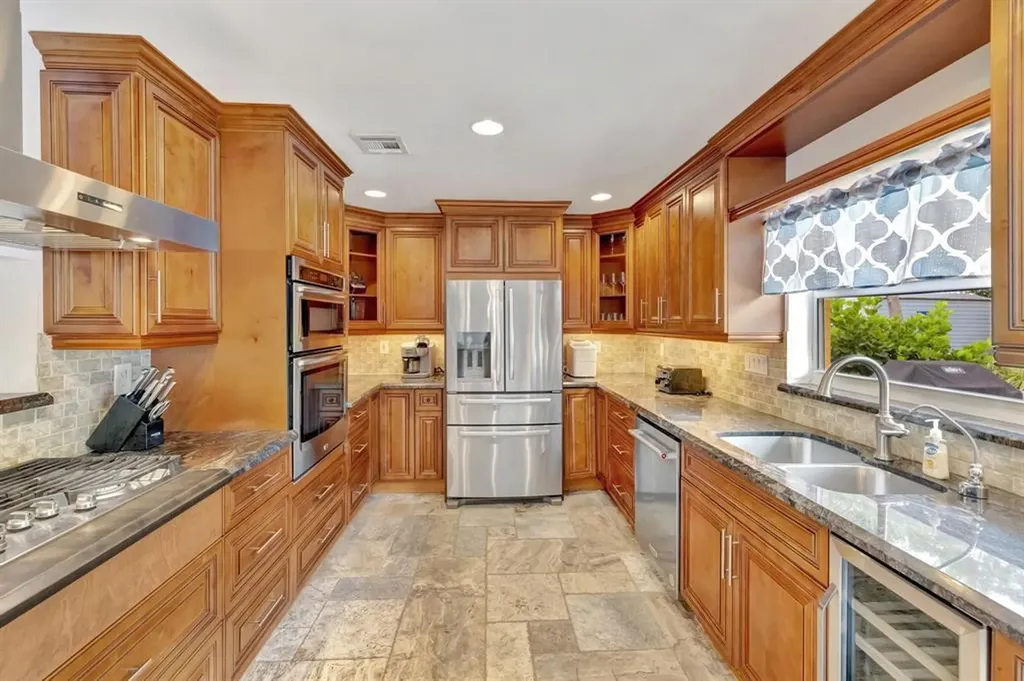 925 NE 25th Avenue Pompano Beach FL 33062