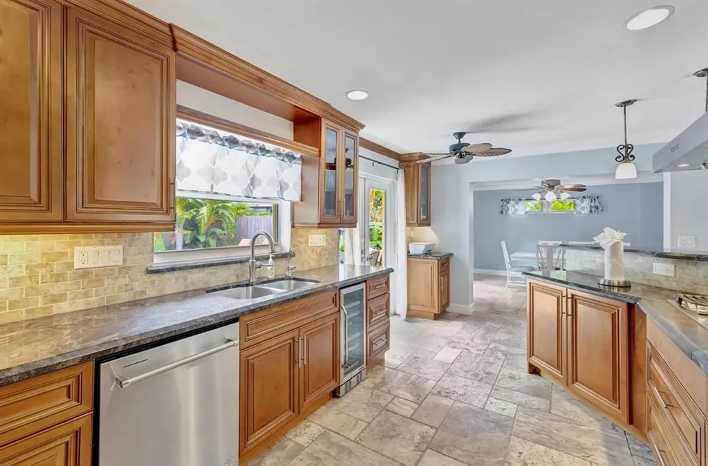 925 NE 25th Avenue Pompano Beach FL 33062