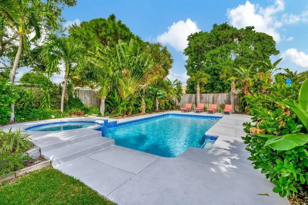 925 NE 25th Avenue Pompano Beach FL 33062