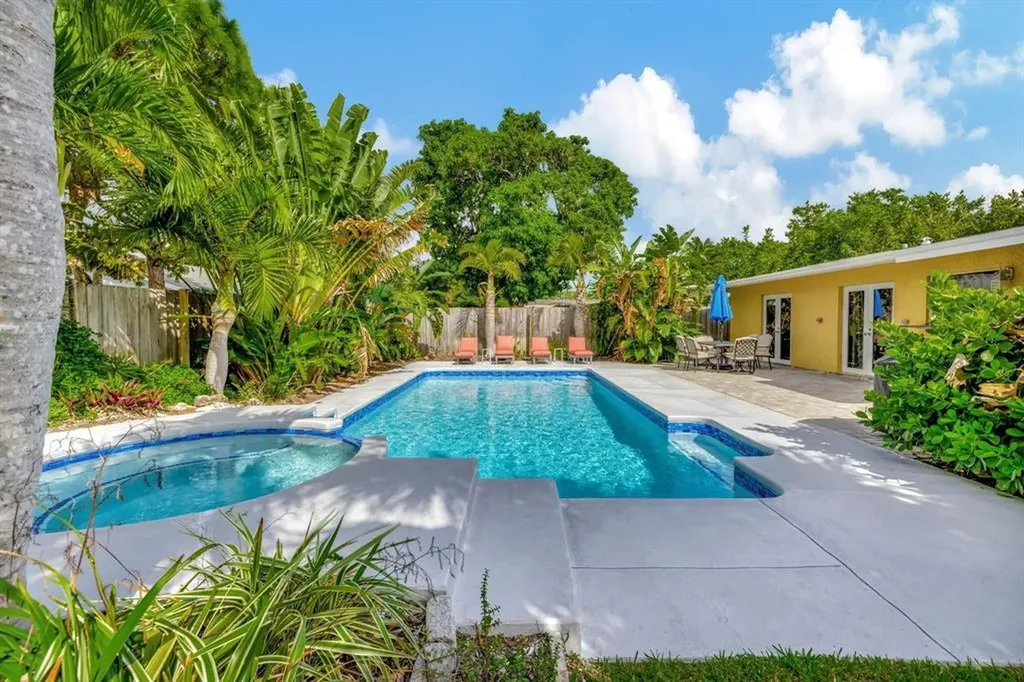 925 NE 25th Avenue Pompano Beach FL 33062