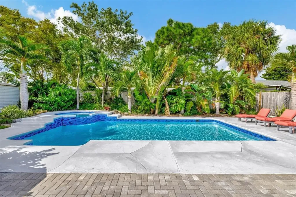 925 NE 25th Avenue Pompano Beach FL 33062