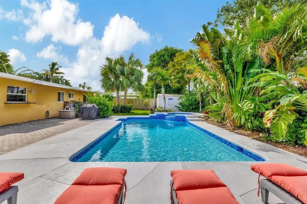 925 NE 25th Avenue Pompano Beach FL 33062