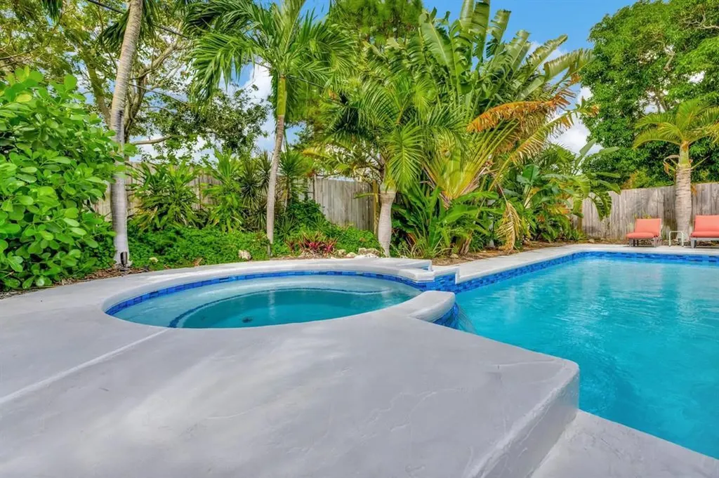 925 NE 25th Avenue Pompano Beach FL 33062