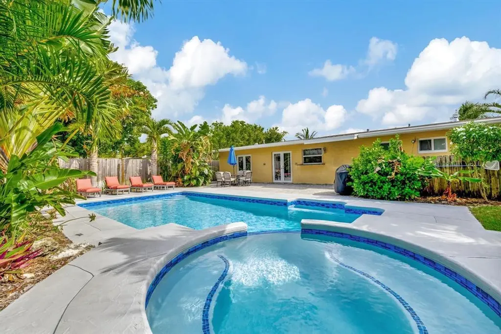 925 NE 25th Avenue Pompano Beach FL 33062