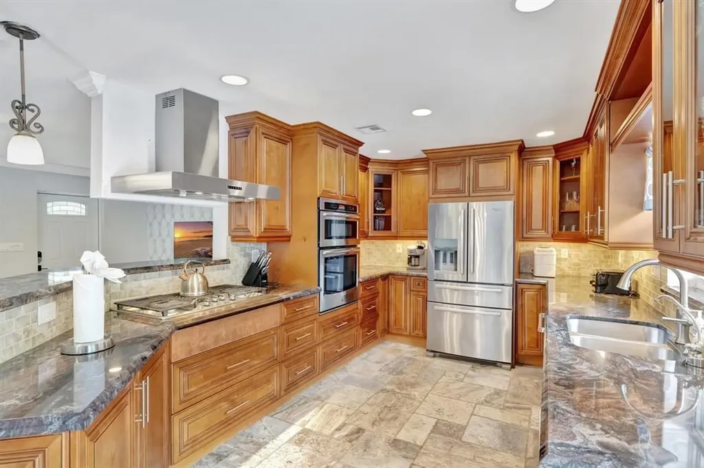 925 NE 25th Avenue Pompano Beach FL 33062