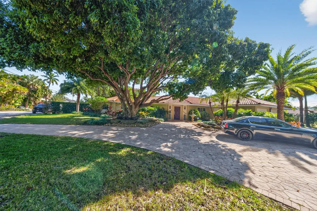 2460 Bayview Drive Fort Lauderdale FL 33305