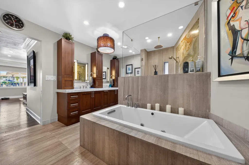 2460 Bayview Drive Fort Lauderdale FL 33305