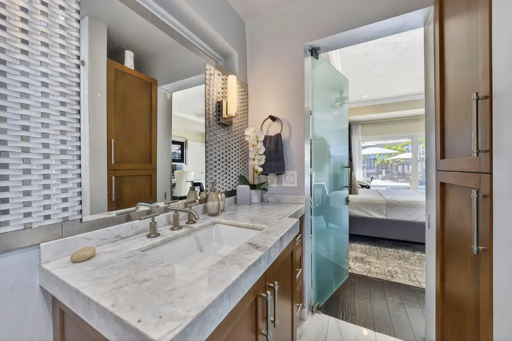 2460 Bayview Drive Fort Lauderdale FL 33305