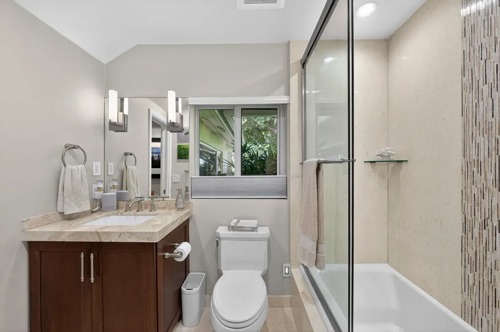 2460 Bayview Drive Fort Lauderdale FL 33305