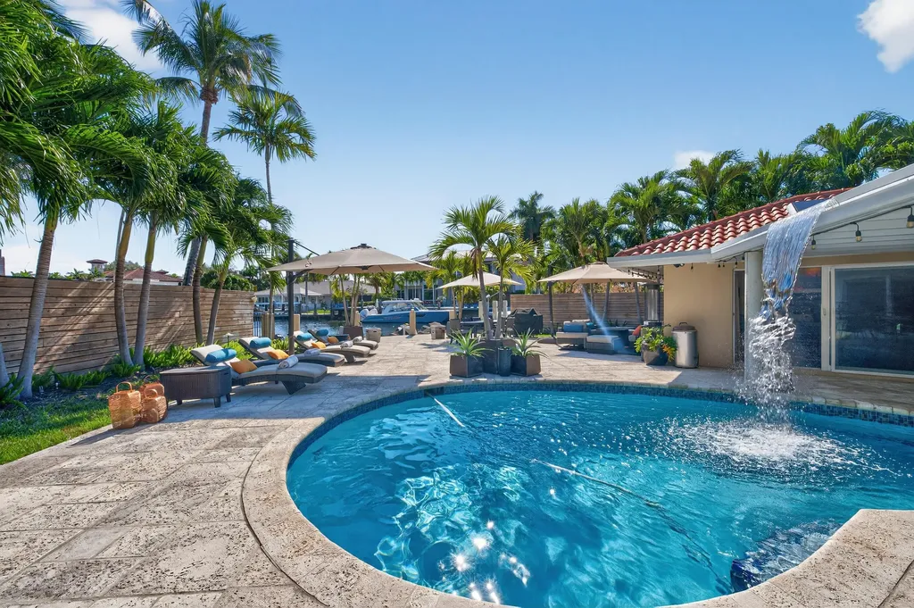 2460 Bayview Drive Fort Lauderdale FL 33305