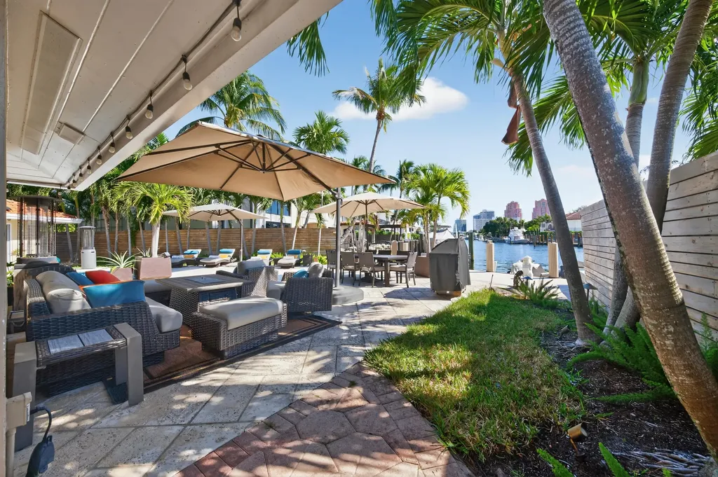 2460 Bayview Drive Fort Lauderdale FL 33305