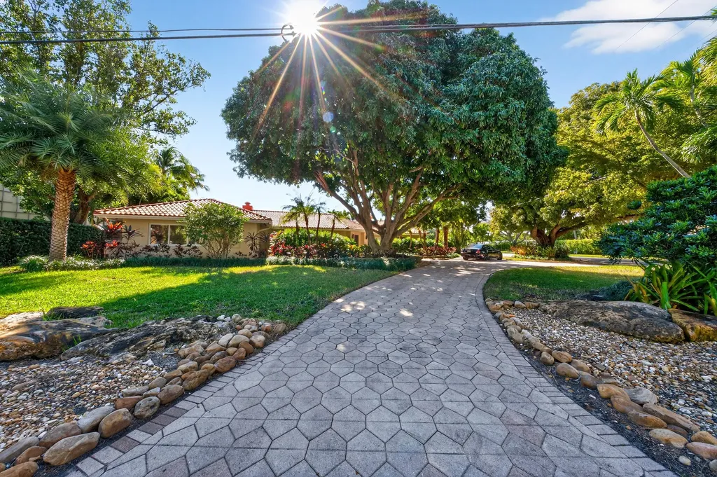 2460 Bayview Drive Fort Lauderdale FL 33305