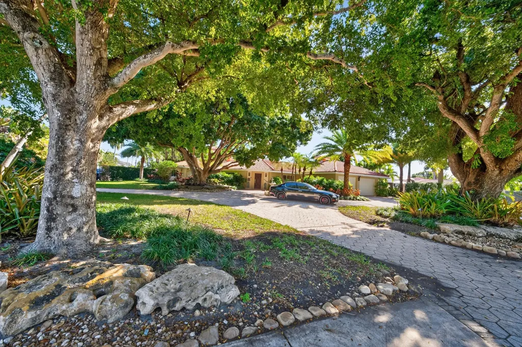 2460 Bayview Drive Fort Lauderdale FL 33305