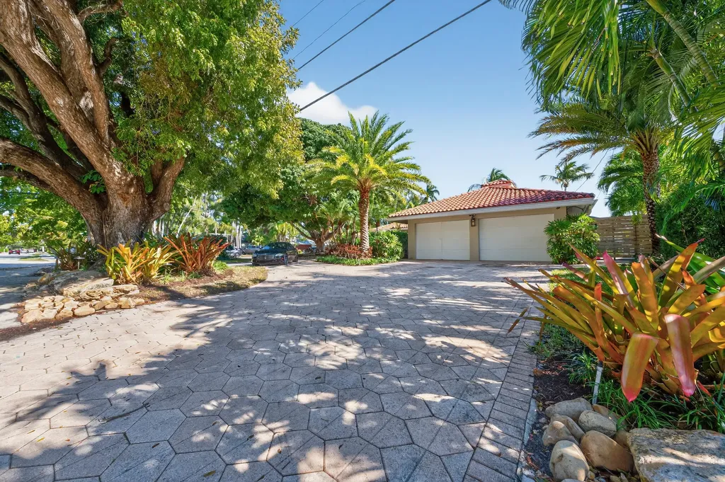 2460 Bayview Drive Fort Lauderdale FL 33305