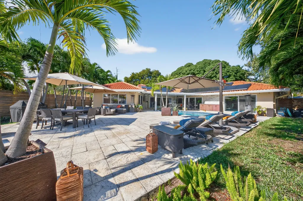 2460 Bayview Drive Fort Lauderdale FL 33305