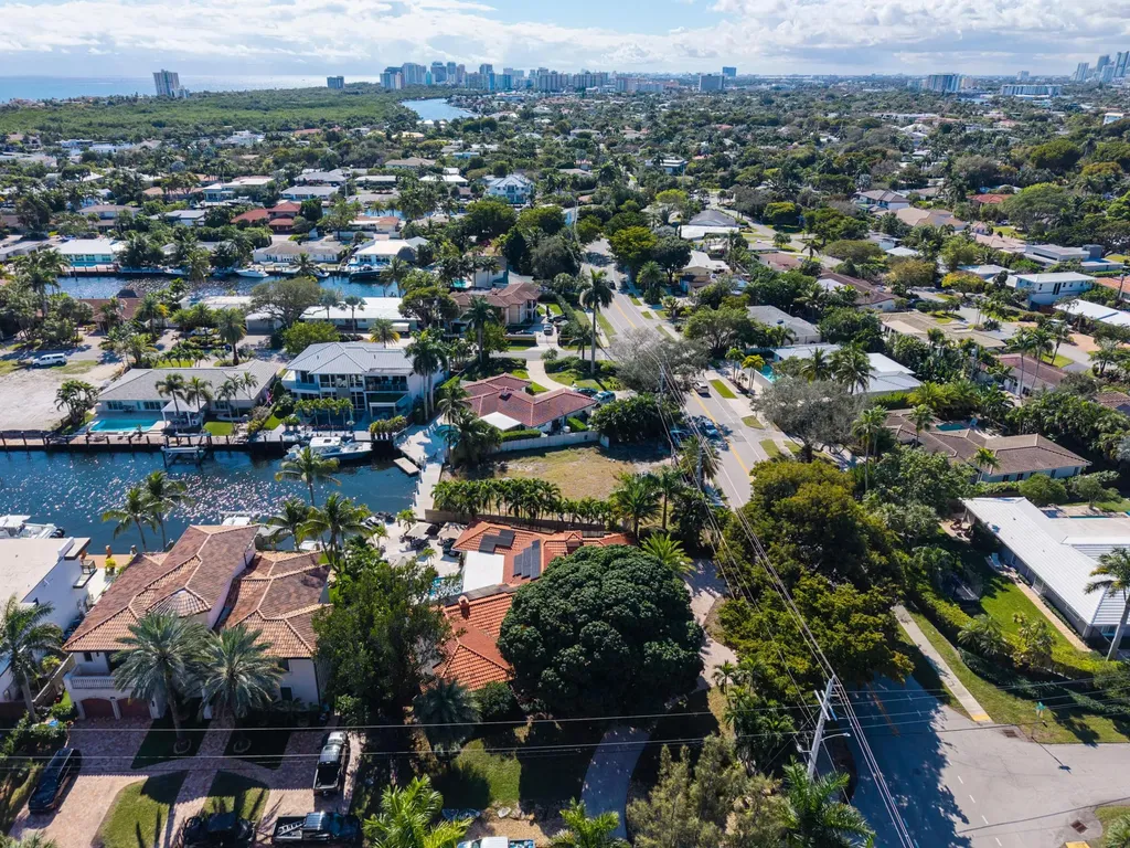 2460 Bayview Drive Fort Lauderdale FL 33305