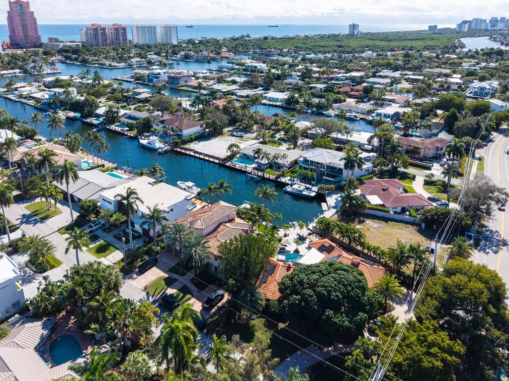 2460 Bayview Drive Fort Lauderdale FL 33305
