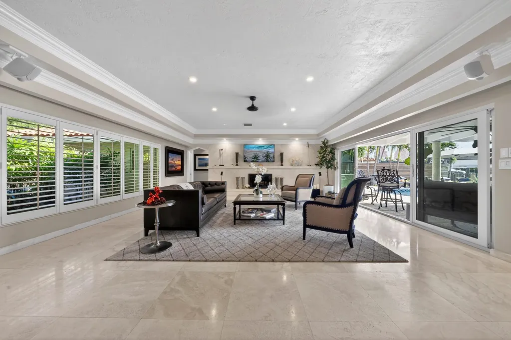 2460 Bayview Drive Fort Lauderdale FL 33305